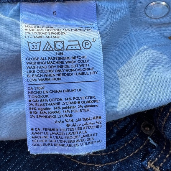 Old navy curvy , boot cut . Very cute - Picture 10 of 10